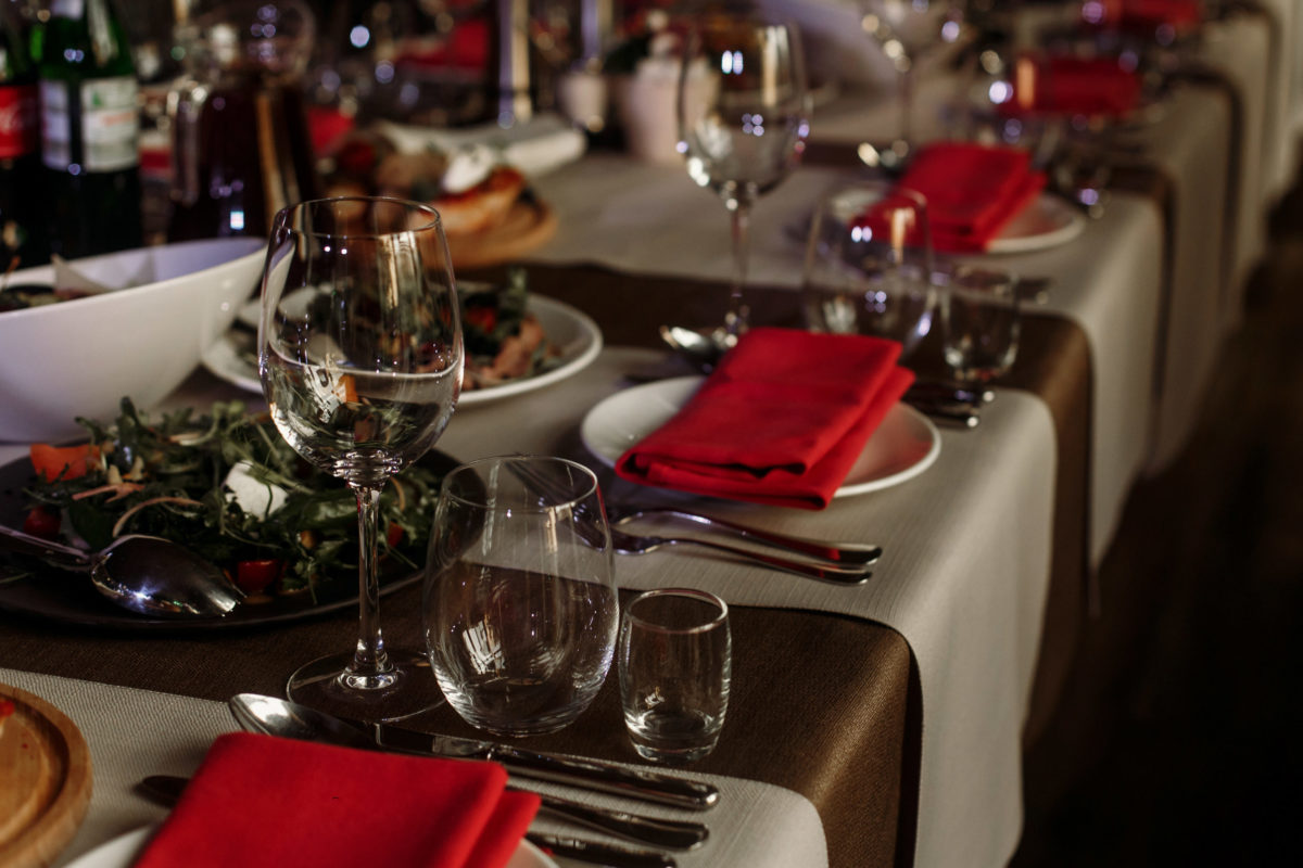 luxury-catering-at-restaurant-wedding-reception-2021-08-29-10-09-55-utc-scaled-e1669146897573